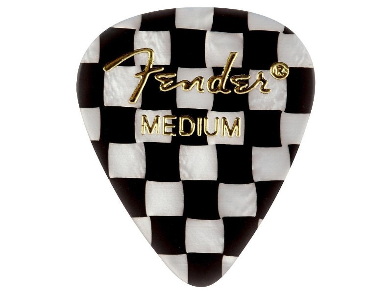 Fender 351 Shape Checker Board Celluloid gitárpengető - medium | hangszerdiszkont.hu